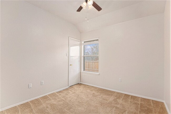 Building Photo - Discover your new home in this spacious 3-bedroom, 2-bath duplex located in the charming city of ...