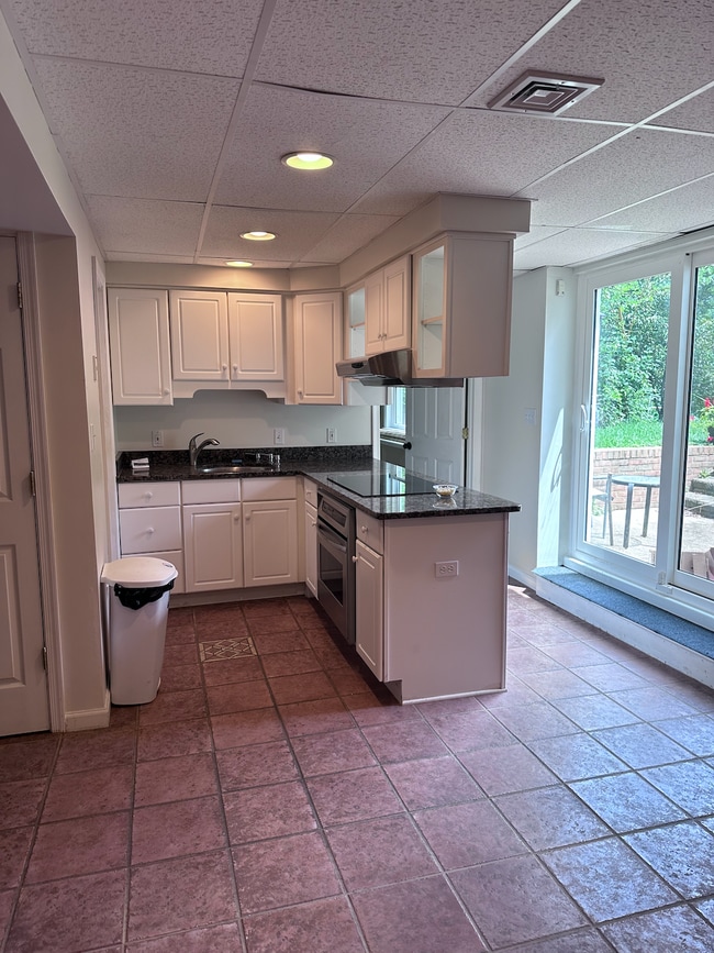 Building Photo - 1067 Treeline Dr