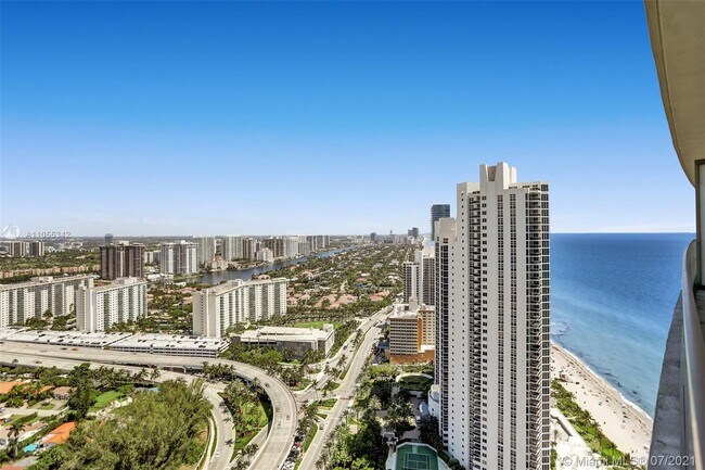 Building Photo - 18975 Collins Ave