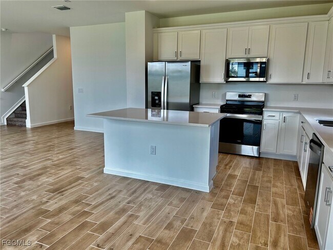 Building Photo - 24869 Surf Hvn Ln