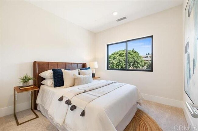 Building Photo - 3755 Adams St