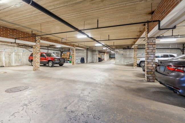 Building Photo - 5758 N California Ave