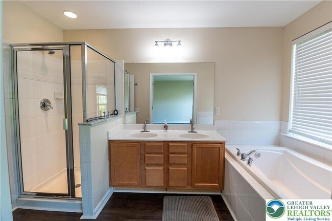 Building Photo - 8475 Putnam Ct