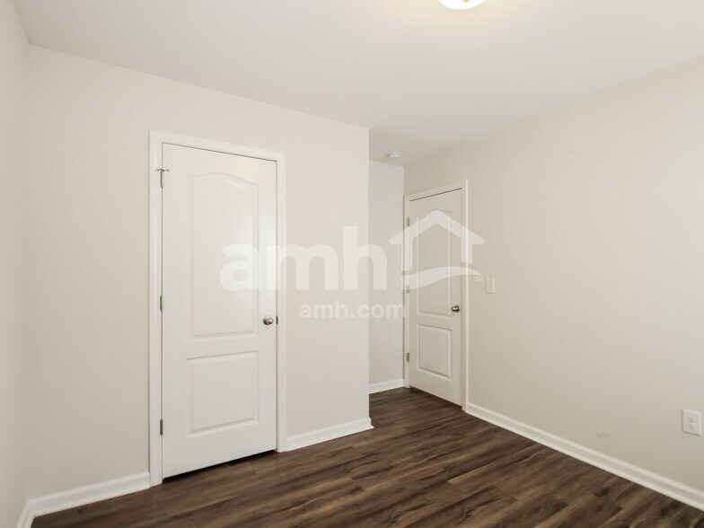 Building Photo - 7113 Boykin Spaniel Way