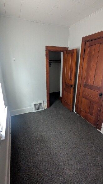 Building Photo - 1037 25th St