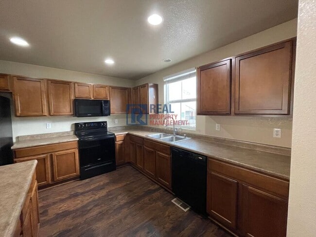 Building Photo - 2608 Stonecrop Ridge Grove
