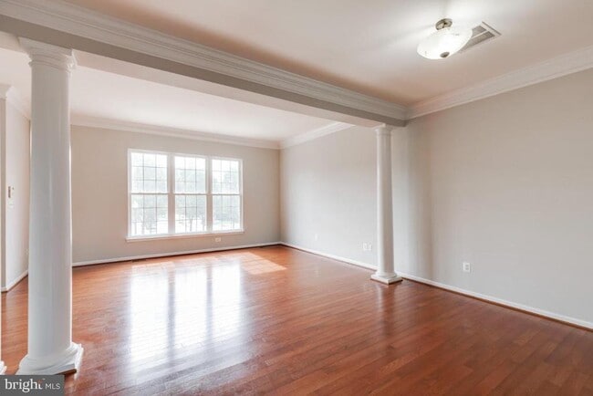 Building Photo - 25286 McIntyre Sq