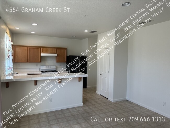 Building Photo - Gorgeous Stockton 4 Bedroom  3 Bathroom Home