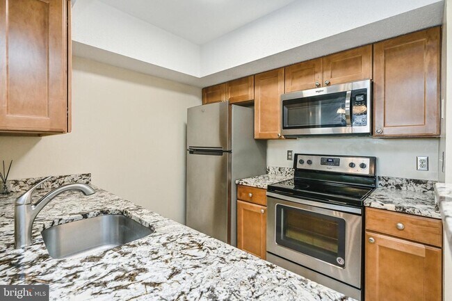 Building Photo - 5505 Seminary Rd