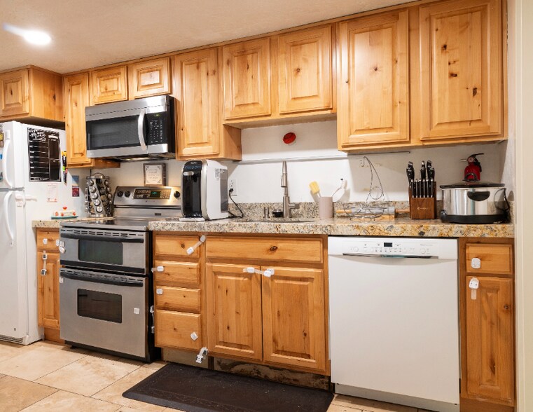 Building Photo - 6007 S 115 W