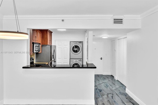 Building Photo - 8900 Collins Ave