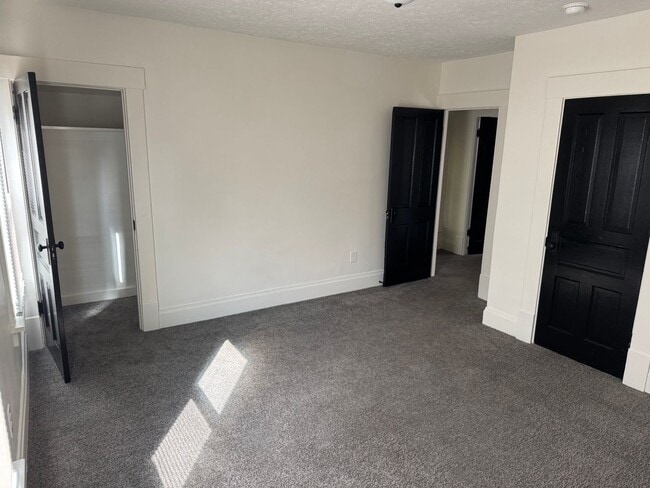 Building Photo - 2 Bedroom, 1 Bath Single Family Home - South Side, Columbus