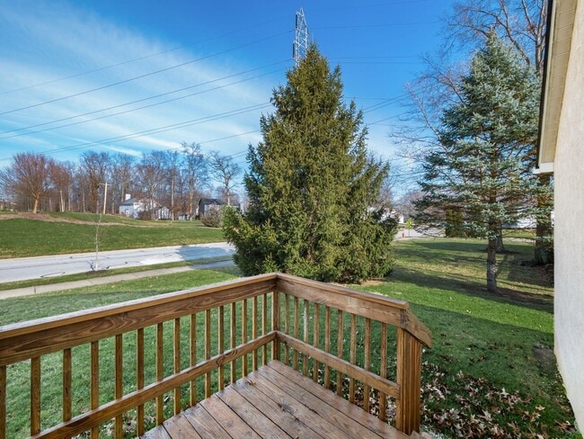 Building Photo - 532 Radcliff Dr