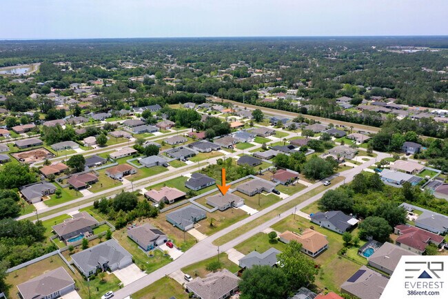 Building Photo - 12 Lysander Ln