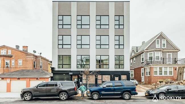 Building Photo - 282 E 32nd St