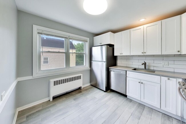 Building Photo - 6405 N Normandy Ave