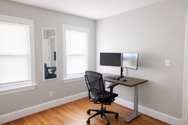 Building Photo - 76 Prospect St