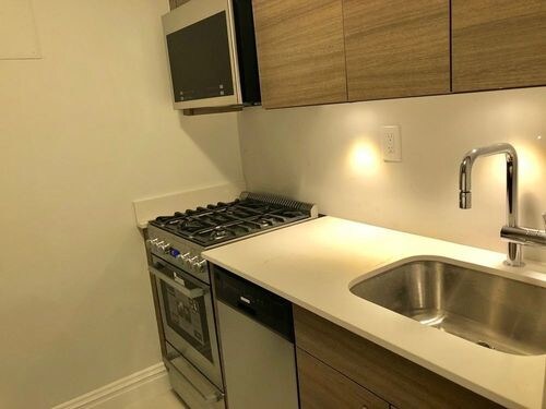 Building Photo - 143 E 33rd St