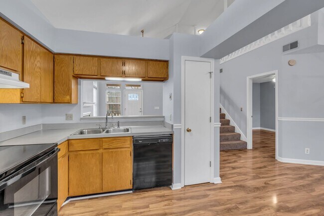 Building Photo - FOR LEASE - SINGLE FAMILY HOME IN HERMITAGE!