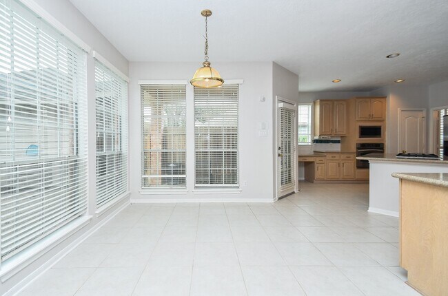 Building Photo - 7010 Adobe Oaks Ct