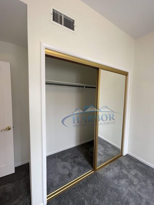 Building Photo - 3706 S Emily St