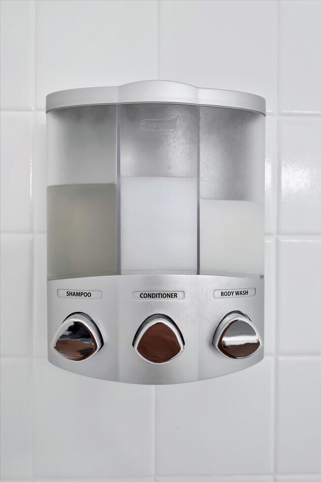 Building Photo - 711 E Gulf Blvd