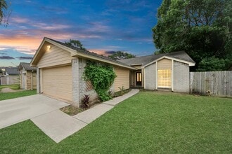 Building Photo - 10315 Appleridge Dr