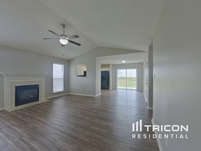 Building Photo - 2612 Fairstone Ave