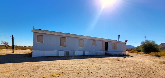 Building Photo - Beautiful Mountain views!