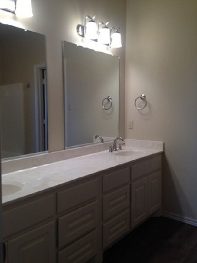 Building Photo - 1215 Preston Trails
