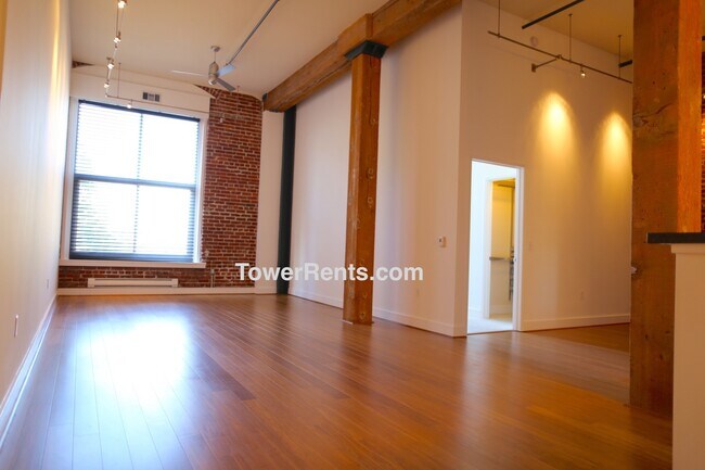 Building Photo - 310 Townsend St