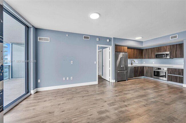 Building Photo - 488 NE 18th St