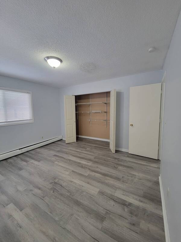 Building Photo - 310 Lawson Ave E