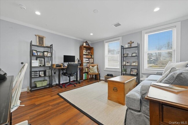 Building Photo - 5 Carlton Ave