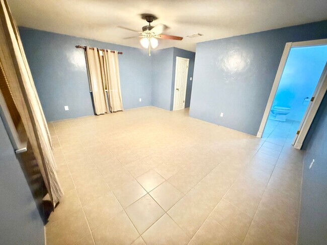 Building Photo - 284 CR 202 E