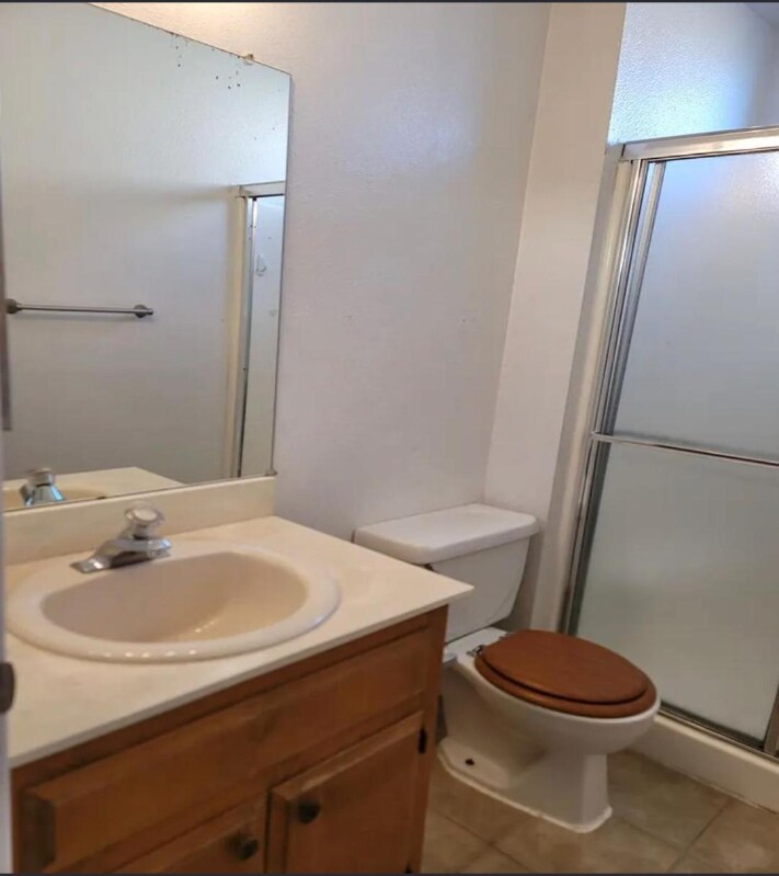 Building Photo - 1031 Fallbrook Dr