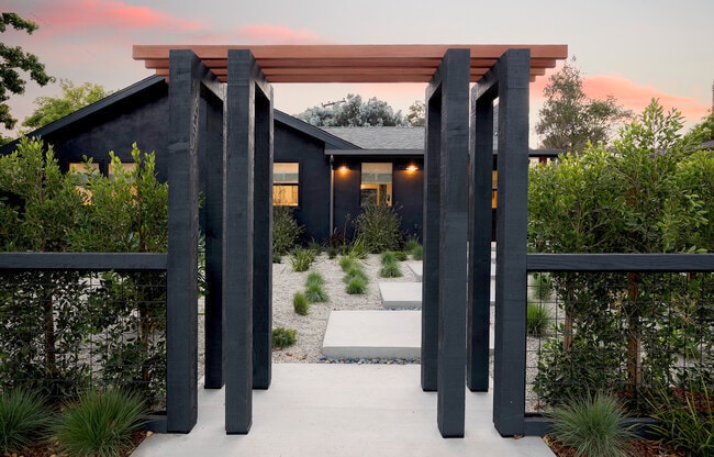 Building Photo - 23 Calaveras Ave