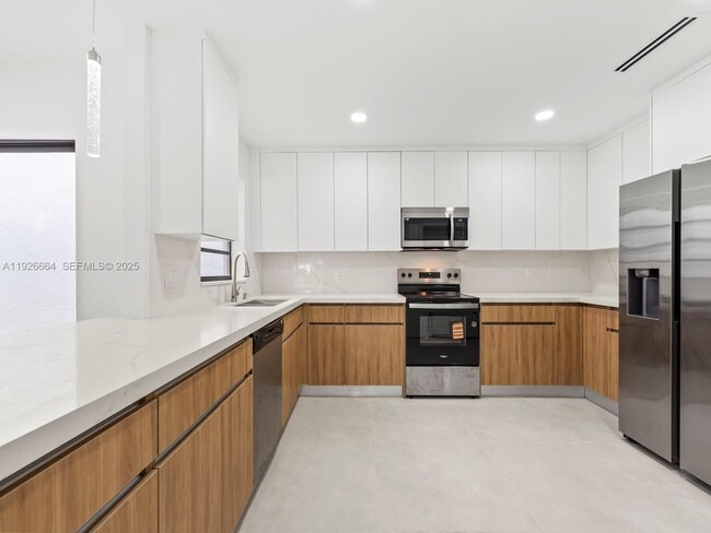 Building Photo - 6885 NW 169th St