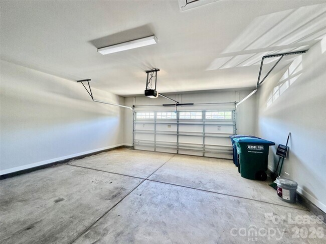 Building Photo - 9650 Liberty Hill Dr