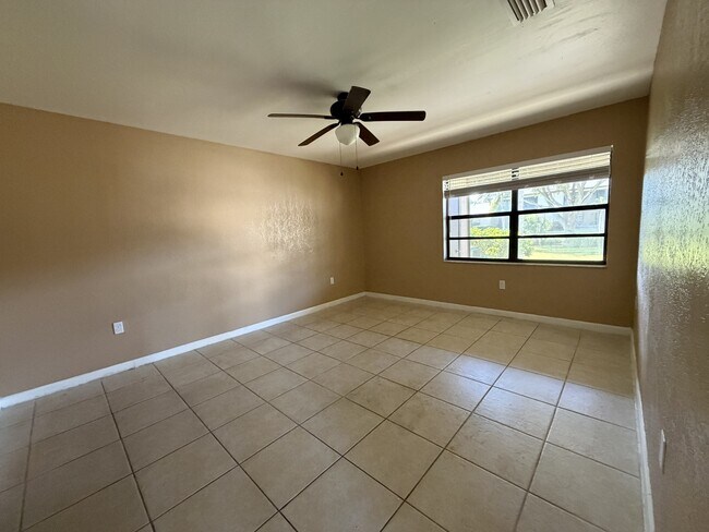 Building Photo - 1040 June Dr