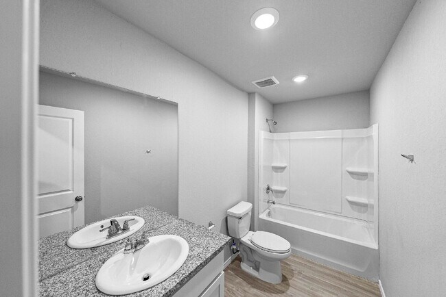 Building Photo - Welcome to Your New Home! Enjoy Free Rent!...
