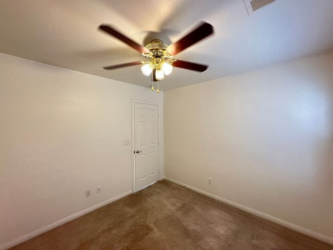 Building Photo - Pinnacle Peaks-Torrey Pines Southwest