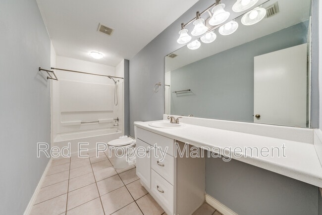 Building Photo - 6858 Celes Meadow Dr