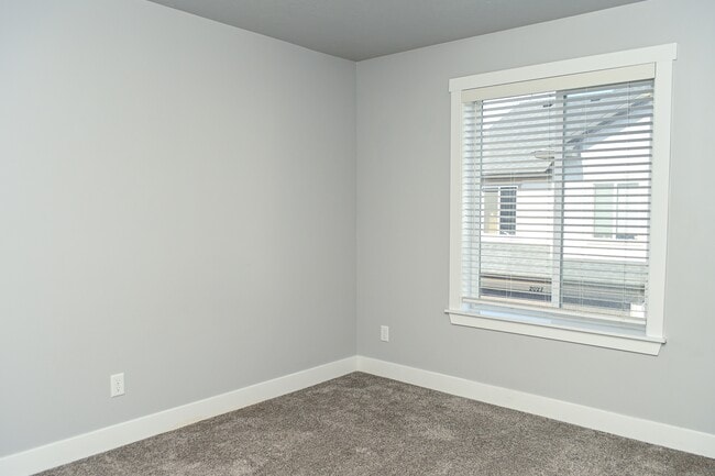 Building Photo - 2032 N 350 E