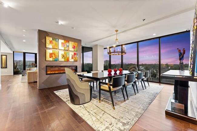 Building Photo - 3433 Westheimer Rd