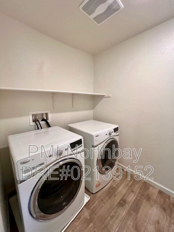 Building Photo - 1476 Descanso Ln