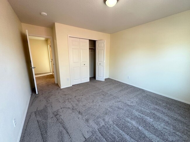 Building Photo - 4 Bedroom Bethany Home with Office on Main Level!