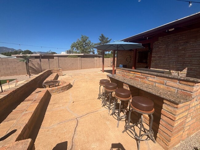 Building Photo - 1964 Sonoita Dr