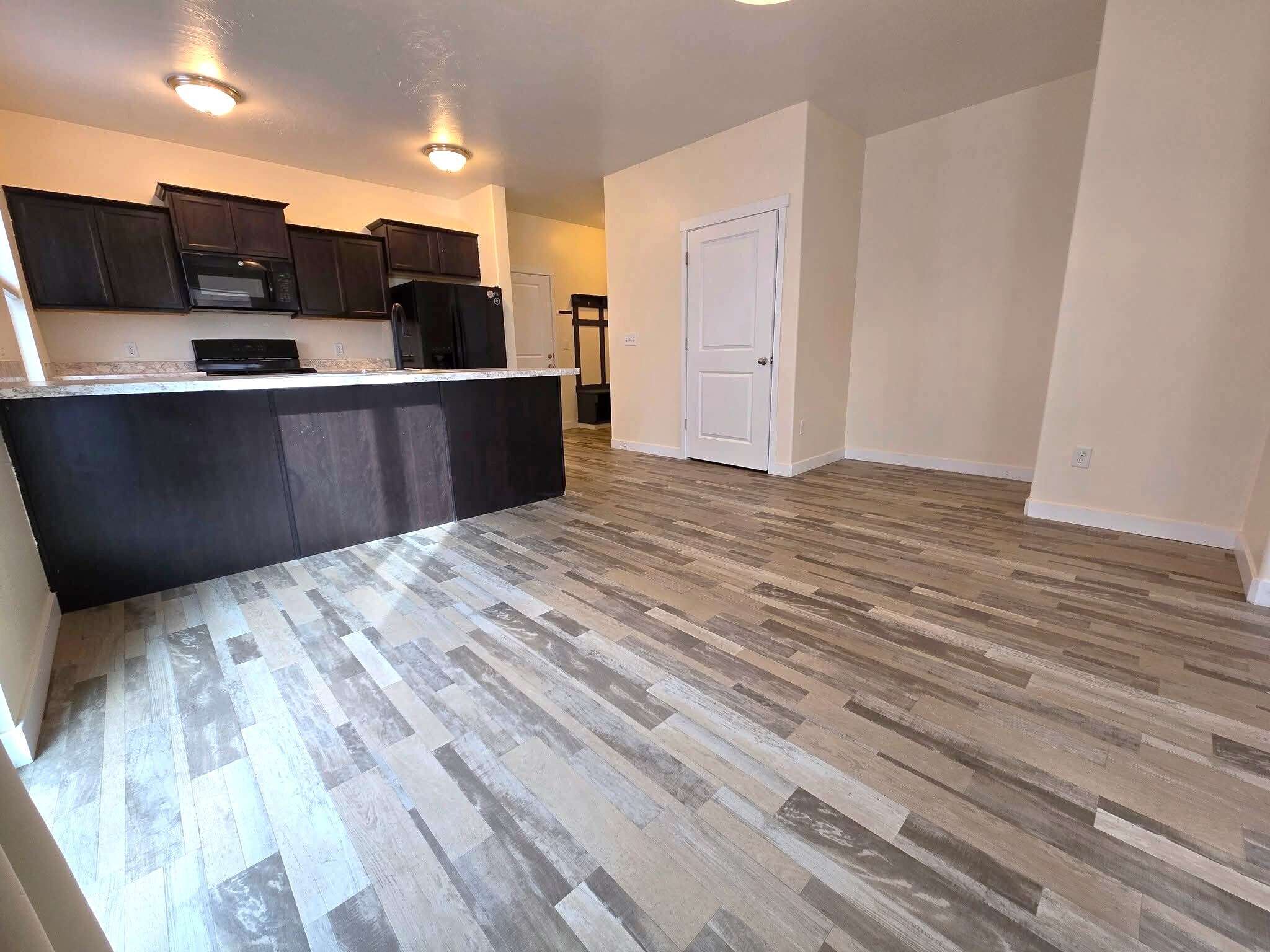 Building Photo - 34 E Legacy Pky