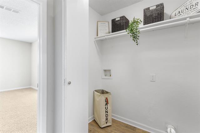 Building Photo - 714 Pleasant Valley Rd